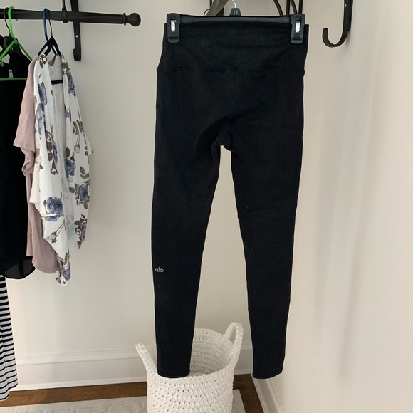 Alo Yoga Airbrush faux leather leggings - Picture 8 of 9